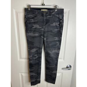 Democracy Women's Ab Technology Zipper Accent Camo Skinny Jeans ~ Size 6